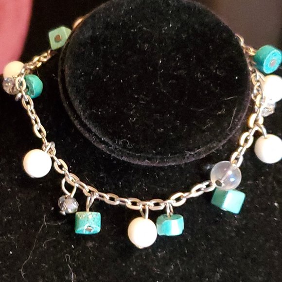 8" Silver Tone Turquoise and Bead Bracelet Style - Picture 3 of 4